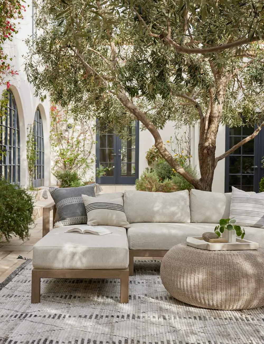 Ashleigh Indoor / Outdoor Sectional Sofa