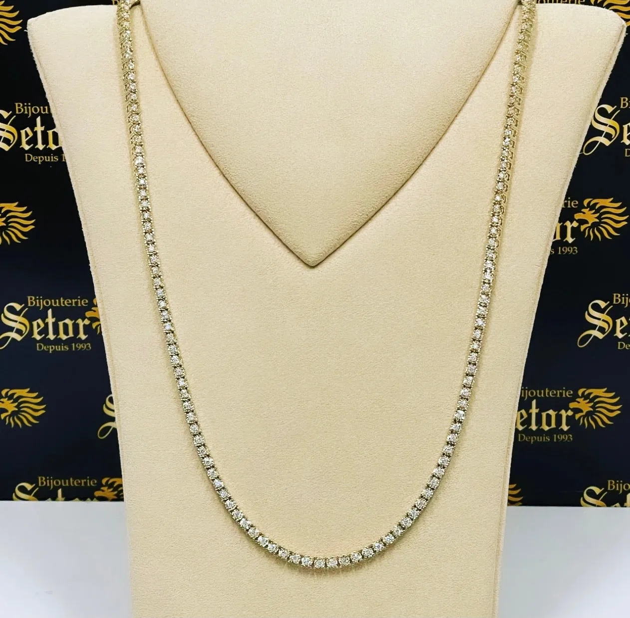 Diamond tennis chain