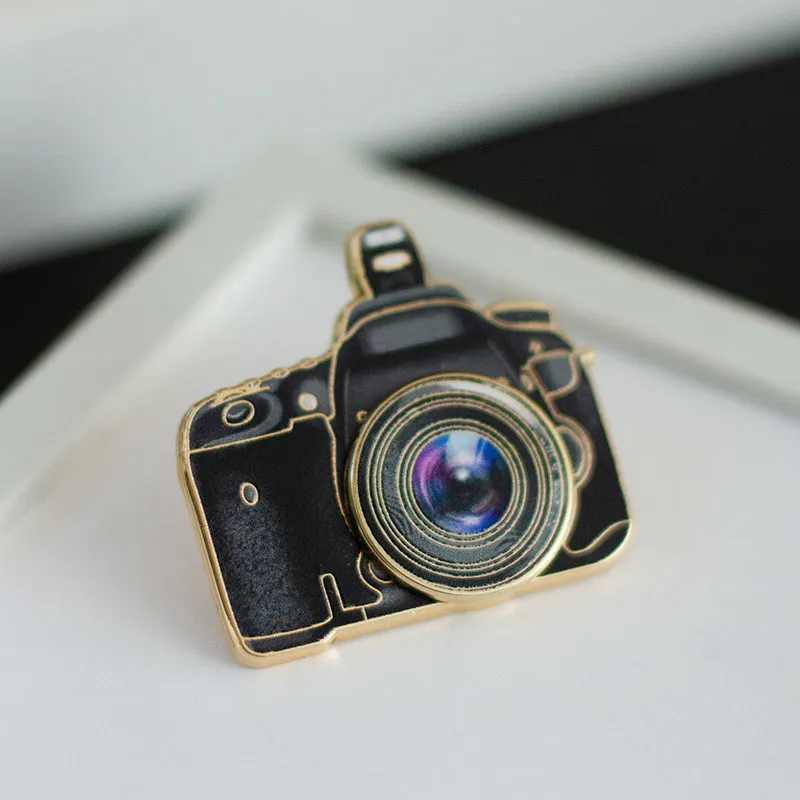 DSLR Camera Interactive v2 Enamel Pin | Spinning Lens