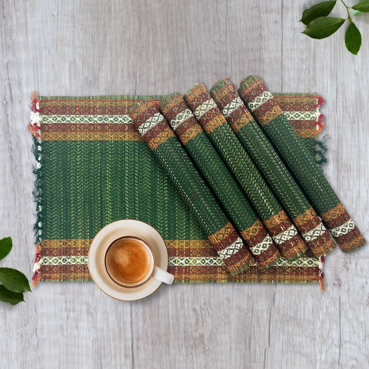 Handmade Dining Table Mats in Green (Set of 2/4/6) | Eco Friendly Tableware Sustainably Handwoven from Natural Grass