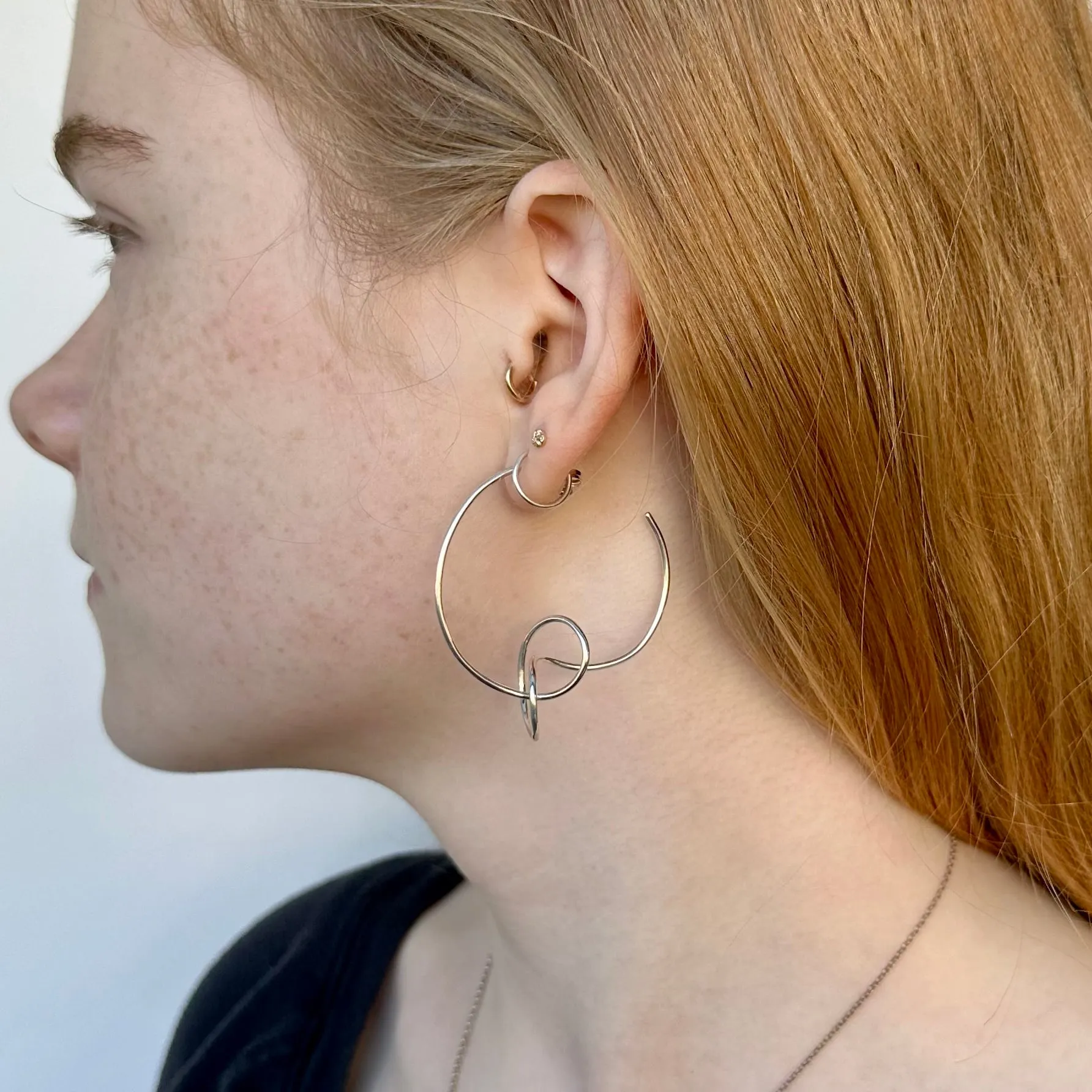 Hoop Vertical Knot Earrings