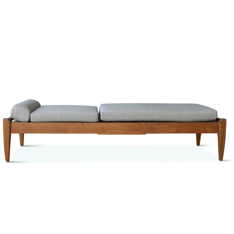 Indoor/Outdoor Formosa Chaise