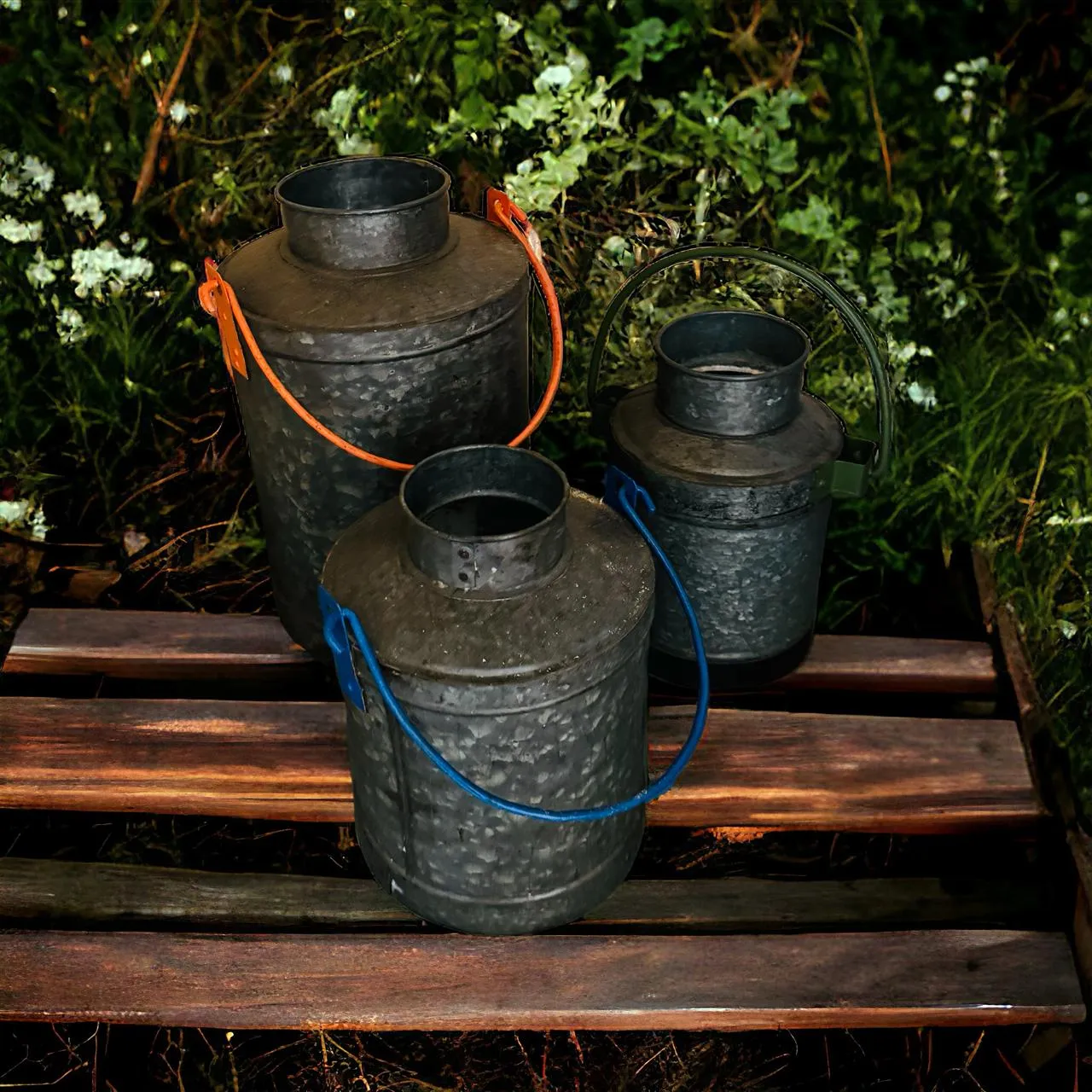 Metal planters : Razaa 5 ( Sold individually)