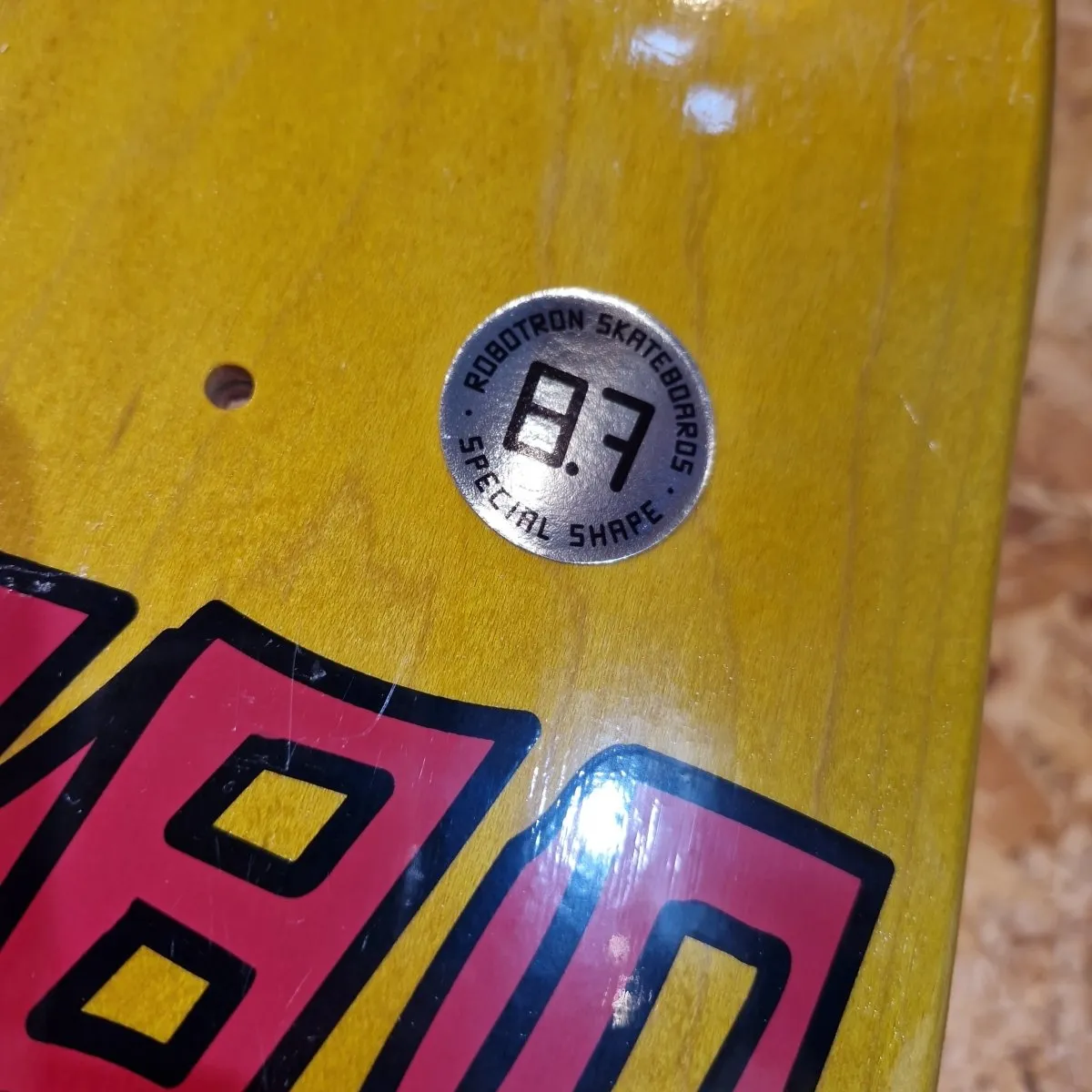 Robotron Split Face Egg Shape 8.7 Deck